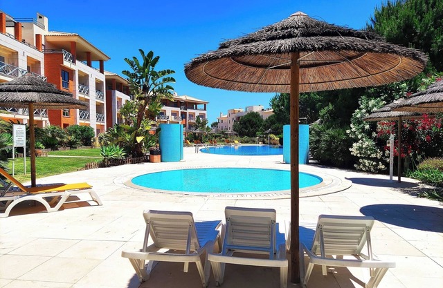 Fabulous Sunny Pool&Garden Condo by BeCherish