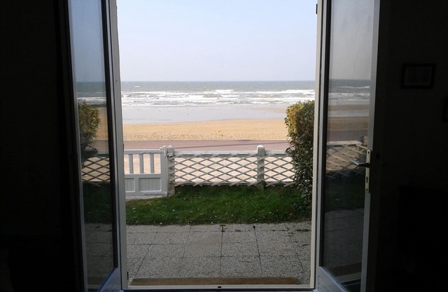 FACE AND DIRECT SEA ACCESS, F2 + GARDEN - 4 people