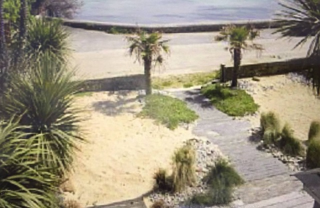 Facing the sea villa bellevue
