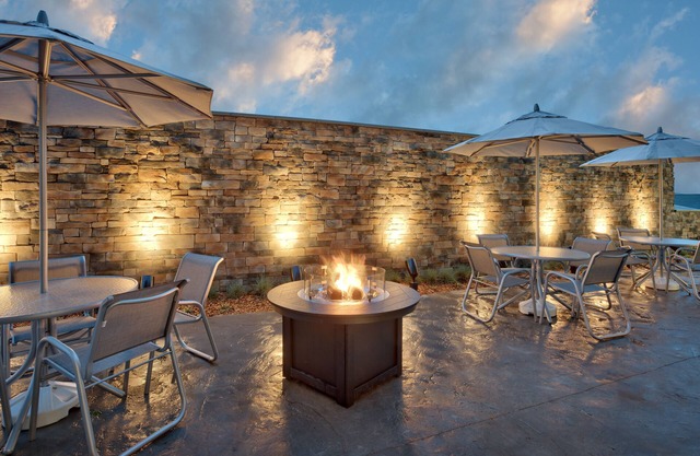Fairfield Inn & Suites by Marriott Springfield North