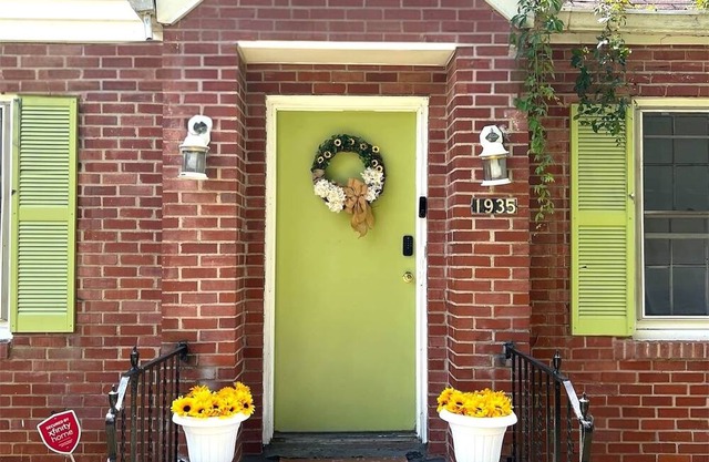 Fairytale Cottage 6 mins To Downtown!