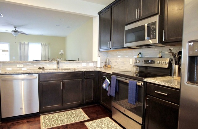 Fall 3 Story 3Bdr Townhome