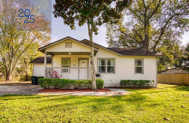 Fall Deal! San Marco Retreat~Fam Trip~Home plus studio~Sleeps12~5Br