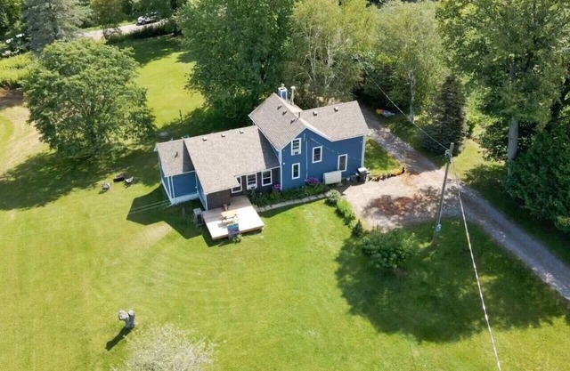 Fall Farmhouse Retreat -Hottub/BBQ/Stargaze