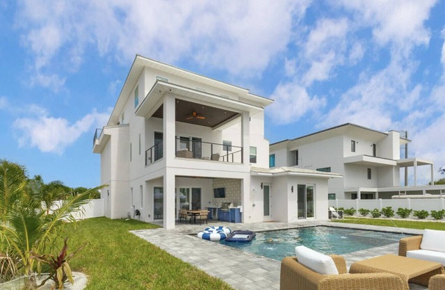 Fall Flash Sale –15% Off This Month Luxury Cocoa Beach Oceanview Beach House Heated Private Pool, Spa & Beach Access Sleeps 12a