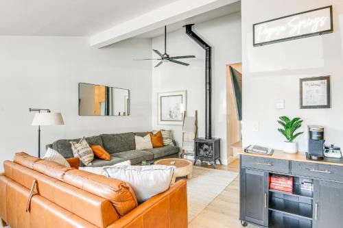 Fall Getaway! Remodeled Home Steps to Lake Pagosa