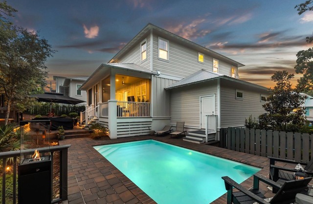 Fall Getaways Available! Private Pool! 4 Adult Bikes! 30A Beaches! Outdoor Fireplace!