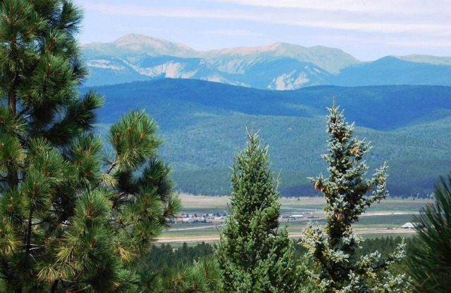 Fall is beautiful in the mountains-make your reservation now!
