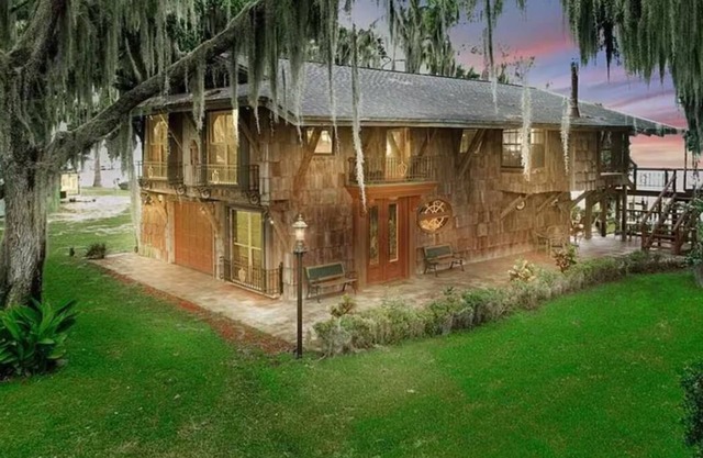 FALL SALE - 30% off Beautiful Lake June Home