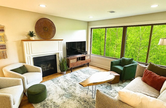Fall Treetop Escape | Orchards, Hiking, Mountain Creek, Minerals, Wildlife