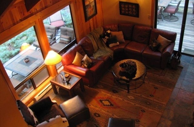 Fall & Winter Comfy Retreat! Black Butte Ranch Charming Boutique Fairway Cabin