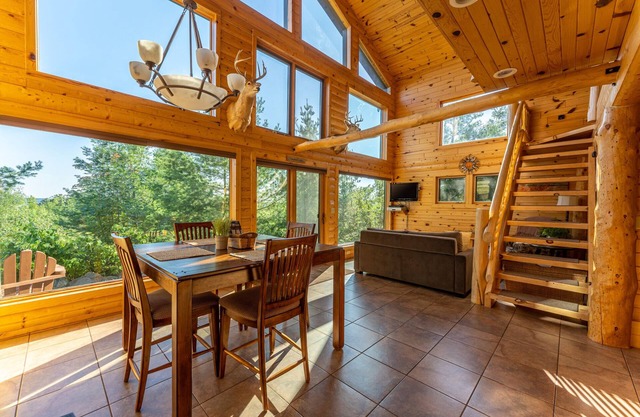 #FallDeals - Bright And Warm Cabin Overlooking Shagawa Lake