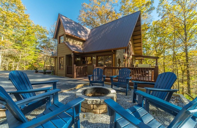 FALLING LEAF LODGE | LUXURY SECLUDED LOG CABIN | HOT TUB | POOL TABLE | SAUNA
