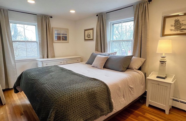 Falmouth Heights beach days & Main Street nights! 3 bedroom, 1.5 bath apartment.