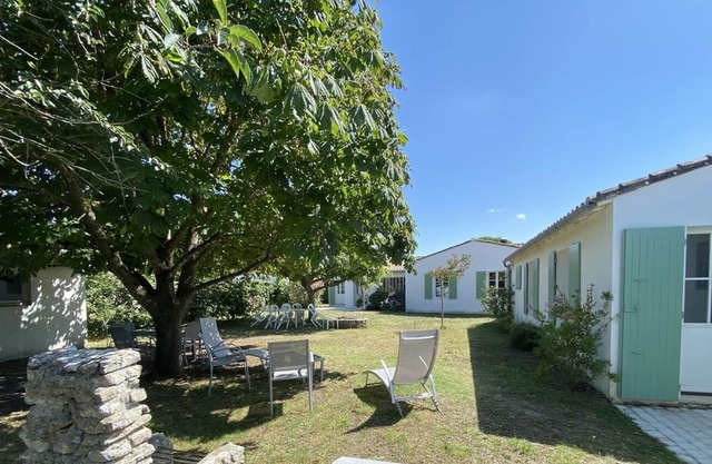 Family villa for rent in Saint-Clément-des-Baleines ideally located
