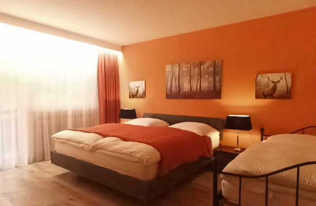 Familienzimmer Classic, Modern mit Balkon, 1 Doppelbett+1 Einzelbett