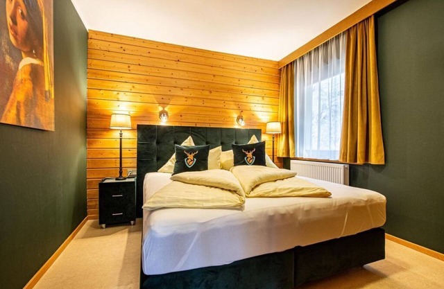 Familienzimmer, Dusche, WC, Wohn-/schlafraum - Gasthof Raunig