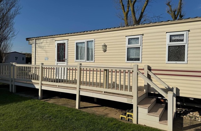 Family 3 Bedroom van linen included Pets go Free