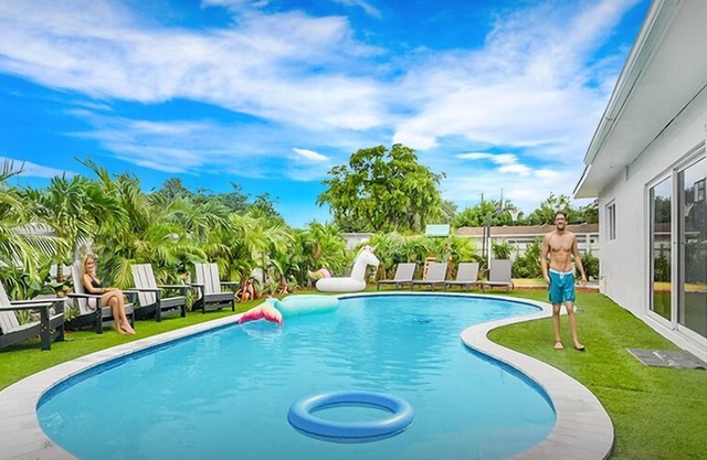Family 5BR Miami: Resort Pool, Sports & BBQ Oasis