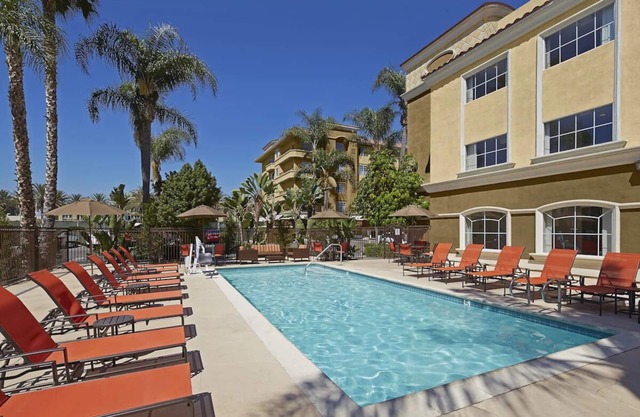 Family Adventure Hub: Near Disney with Pool, Gym & Shuttle! 2 Units!