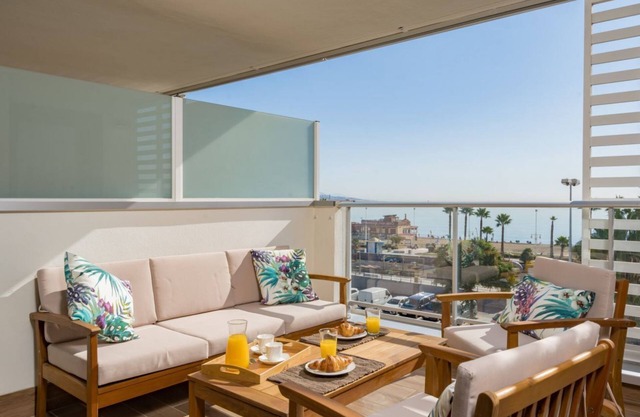 Family apartment in Malaga next to the beach