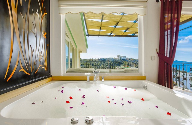 family apartment with jacuzzi