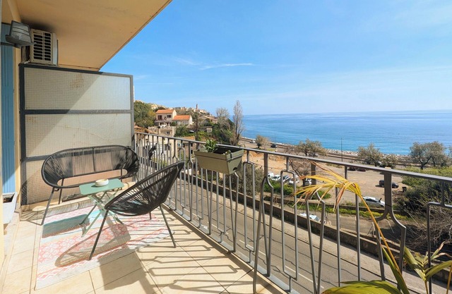 Family apartment with sea view