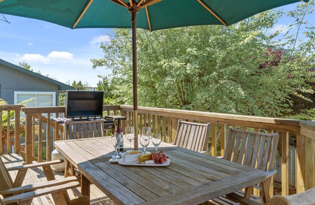 Family at Wharewaka - Wharewaka Holiday Home