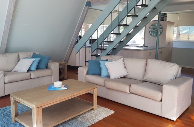 Family beach house in stunning Winda Woppa Hawks Nest