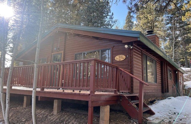 Family Cabin in the Hills of Strawberry Valley