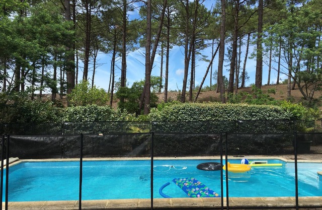 Family chalet with pool between lake and ocean in Maubuisson