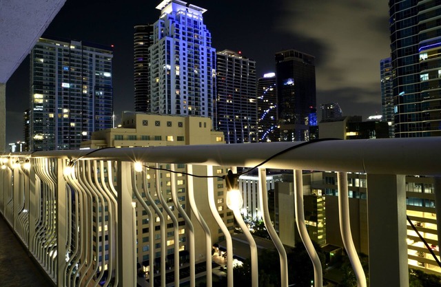 Family condo for 6 w/City & Sea View+ FREE Parking