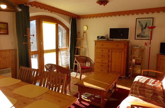 Family-Friendly 2BR Apartment with Terrace for 6 in Les Contamines-Montjoie