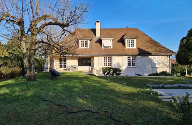 Family house perfect for one or few families near Geneva