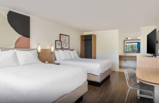 Family-Friendly Room with Breakfast Near Hilton Head Beach | 2 Rooms