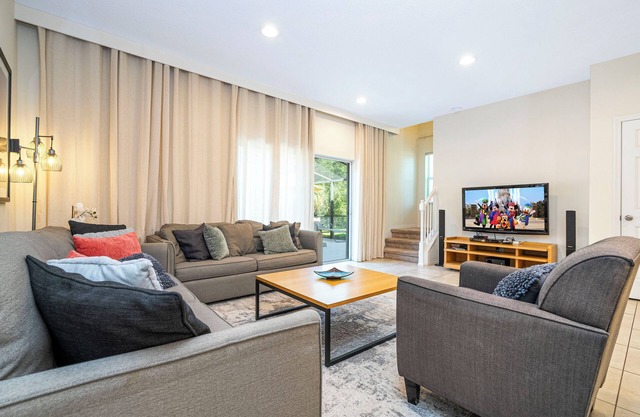 Family-Friendly 3BR Townhome near Disney! — Pool, BBQ & Encantada Resort