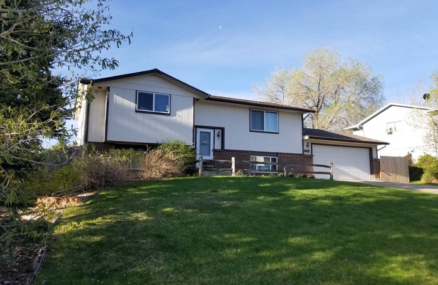 Family Friendly 4 BD/2BA Next to Trail/Park/Mall/Dining in DTC with Wi-Fi