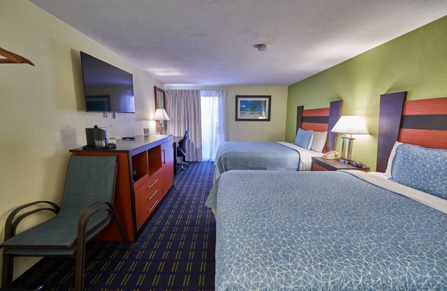 Family-Friendly Atmosphere w/Heated Indoor Pool & Free Breakfast - 4 Units
