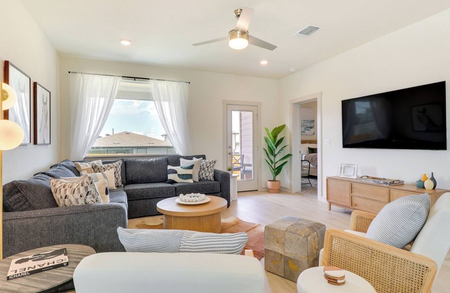 Family-Friendly Austin Retreat ~ 10 Mi to Dtwn