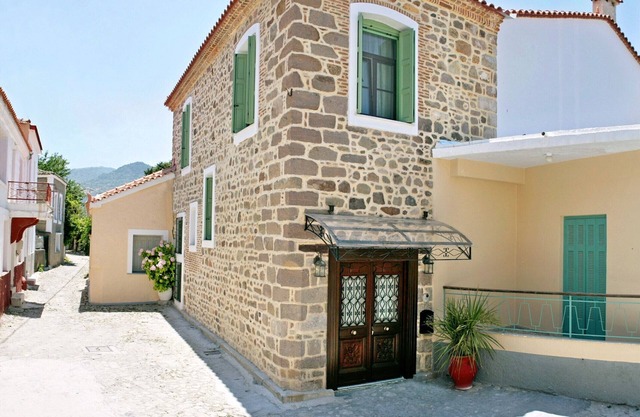 Family-Friendly, Friendly for Couples, Gay Friendly, Yoga Friendly, Trecking