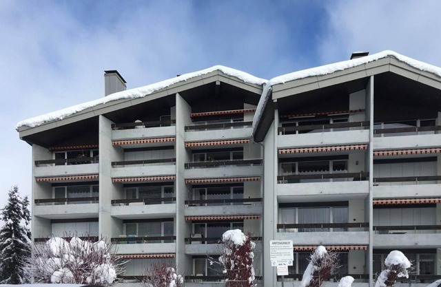 Family-friendly holiday flat with mountain views