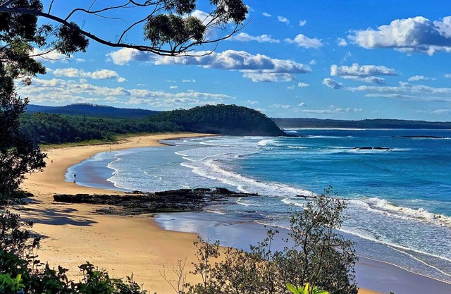 Family friendly house- 5 min walk to beach