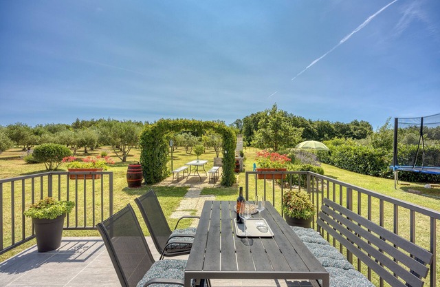 Family Friendly House Kacana, Vodnjan, Croatia