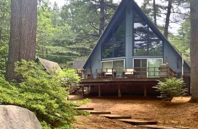 Family friendly Lakeside Cabin/Shop/Relax/Cozy