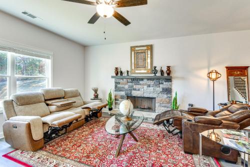 Family Friendly Modern Townhome in Lula!