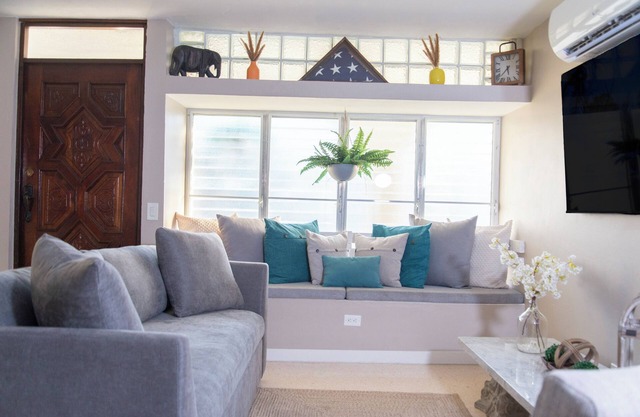 Family-Friendly Oasis Pool/beach 8 mins by car