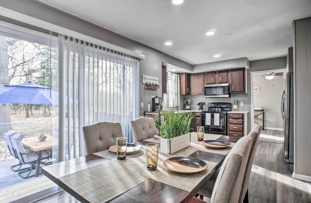 Family-Friendly Springfield Home w/Yard!