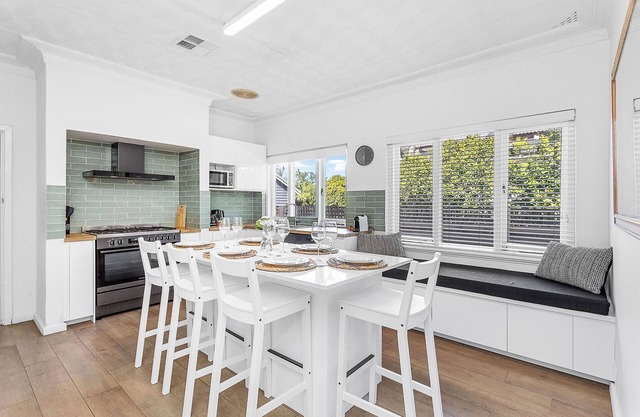 Family-friendly stay featuring spacious lawn