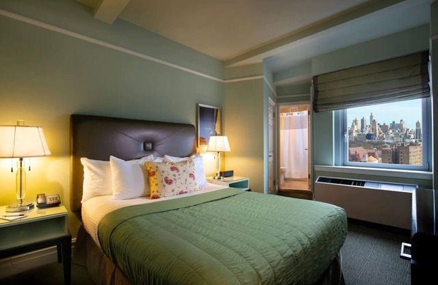 Family-friendly! Suite w/Kitchenette, Walking Distance to Central Park!