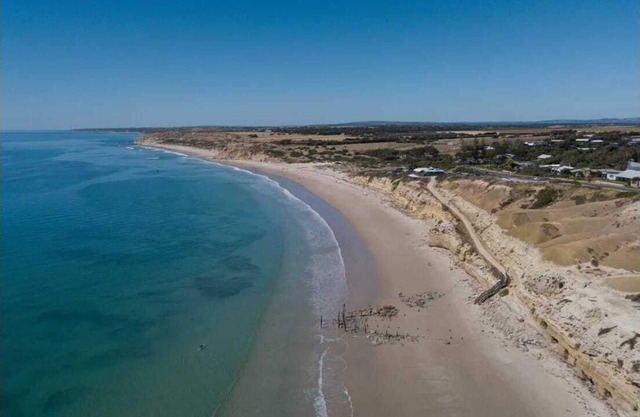 Family friendly townhouse located just a 10 minute walk from Port Willunga Beach
